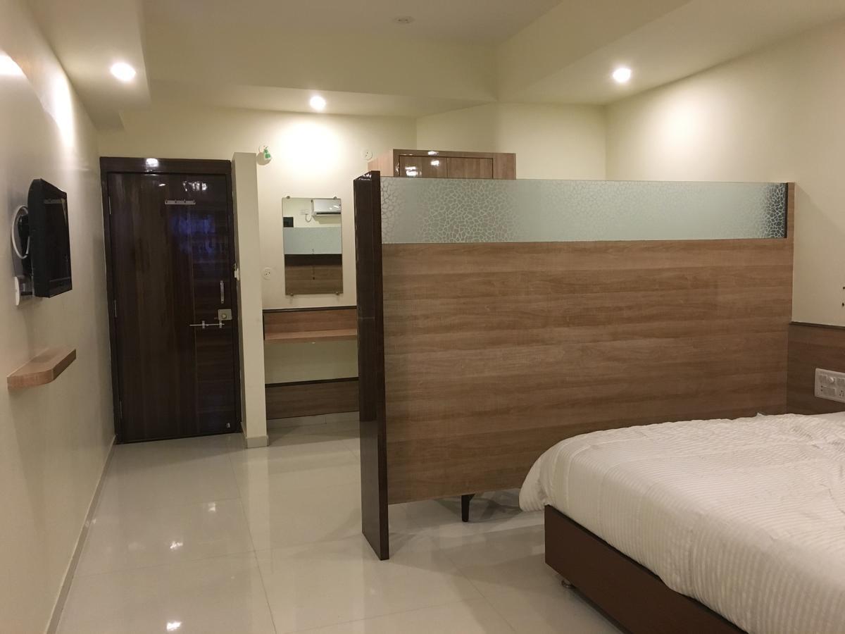 Hôtel Kailash Presidency à Bhopal Extérieur photo